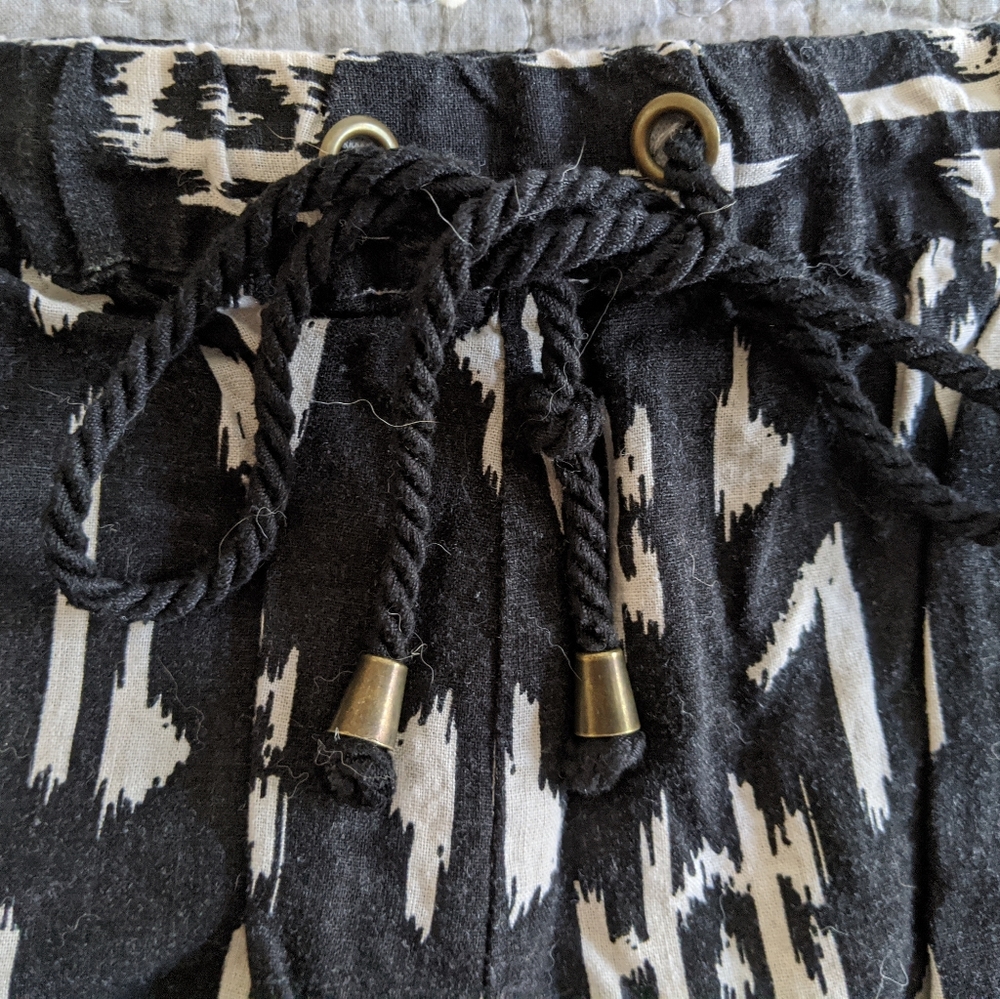 Aztech Print Shorts - Picture 4 of 5